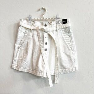 NEW Abercrombie & Fitch Women’s Natural Rise Shorts White Belted White 2/26